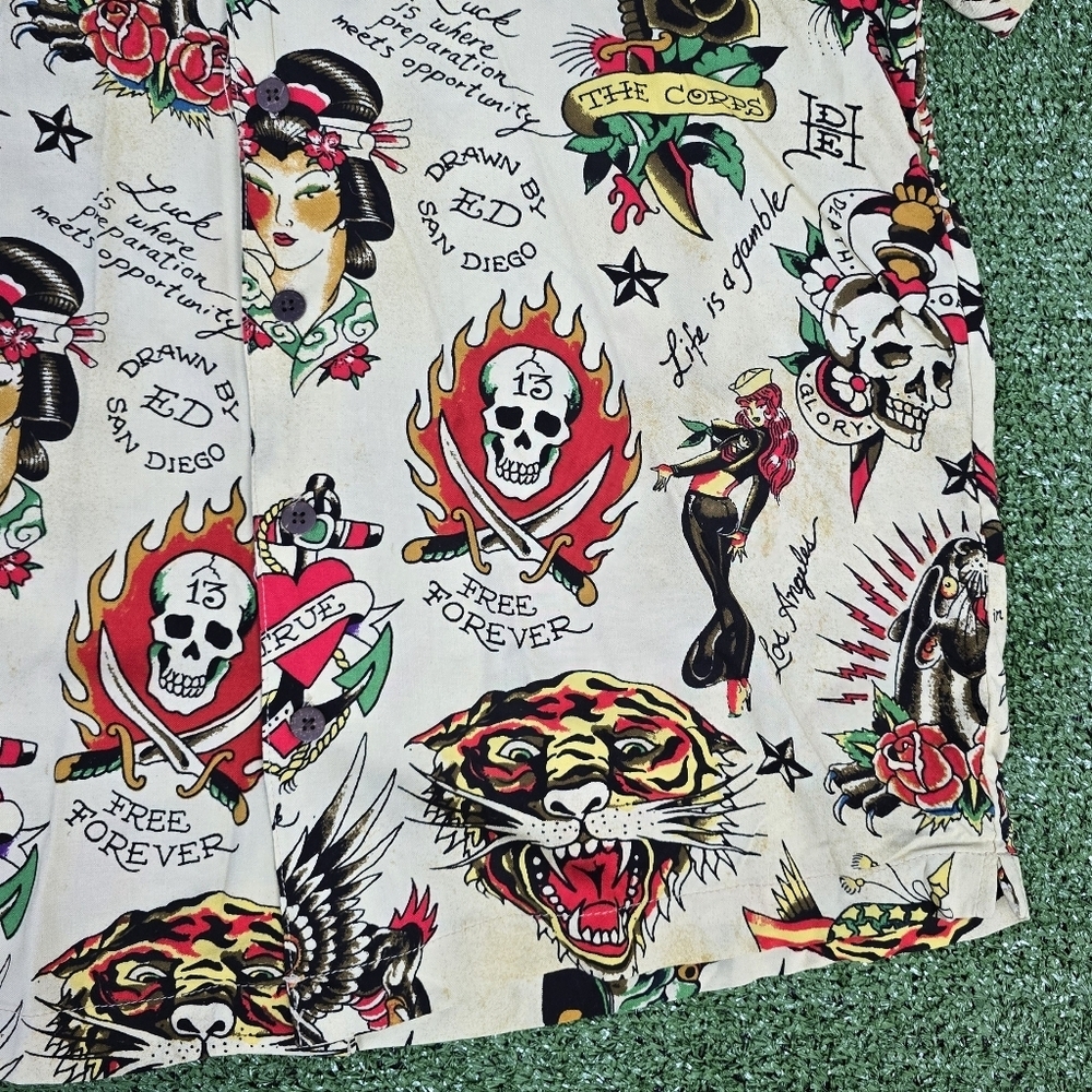 Ed Hardy Mens Size Small Y2k All Over Graphic Tattoo Art Beige Button Down Shirt — image 7 of 8
